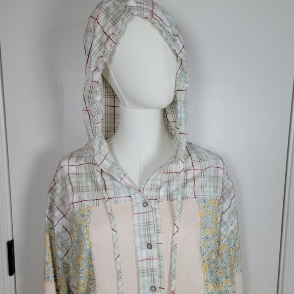 POL Oversized Plaid Patchwork Floral Distressrd Hooded Flannel Size Small - Picture 3 of 11